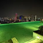 Skypool 2Br 9Pax Premium Suite@Beacon @Georgetown @Penang